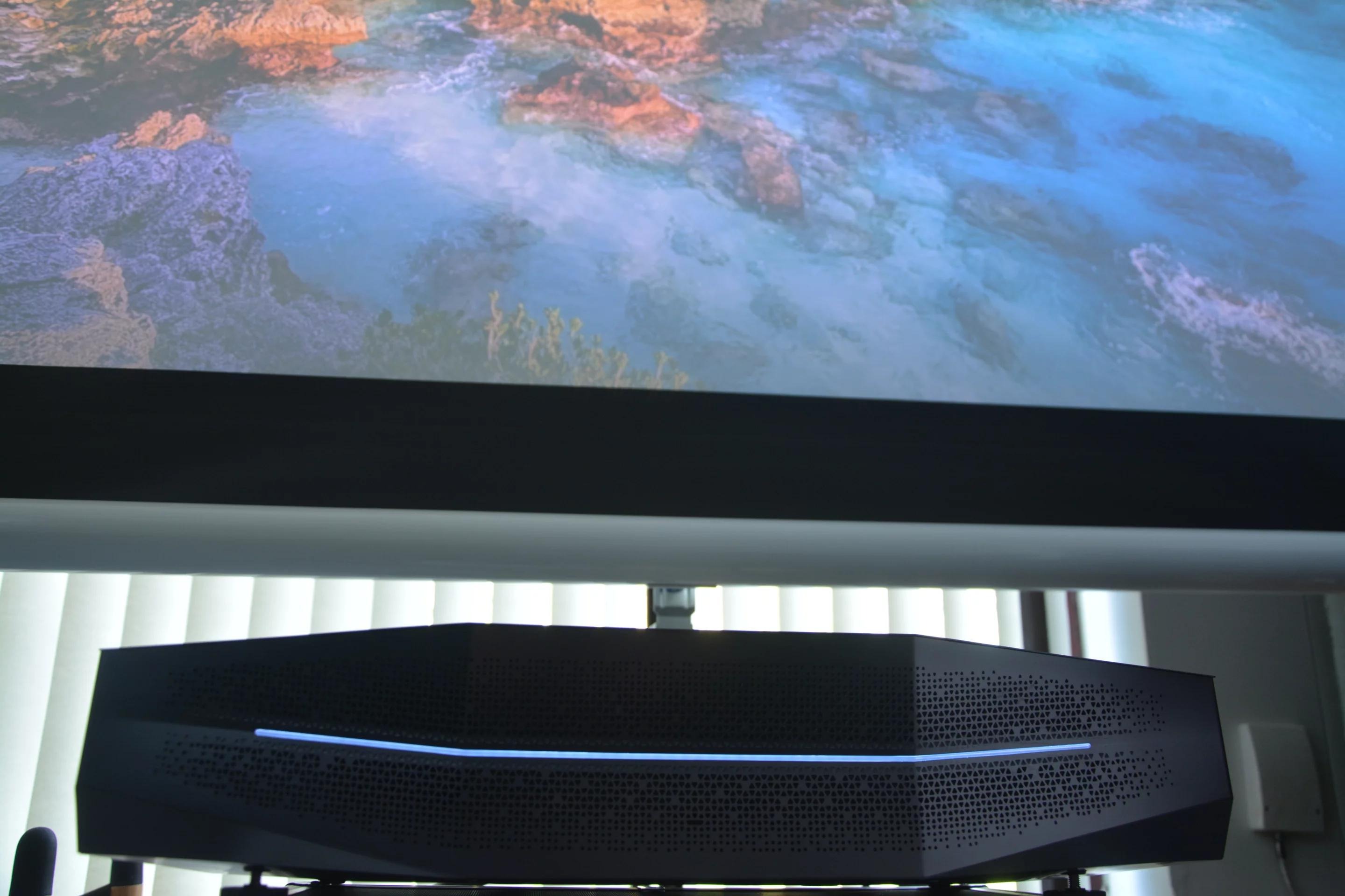Aetherion Max RGB Laser 4K UST - Home Cinema Ultra Short Throw Projector incelemesi ve fiyatı