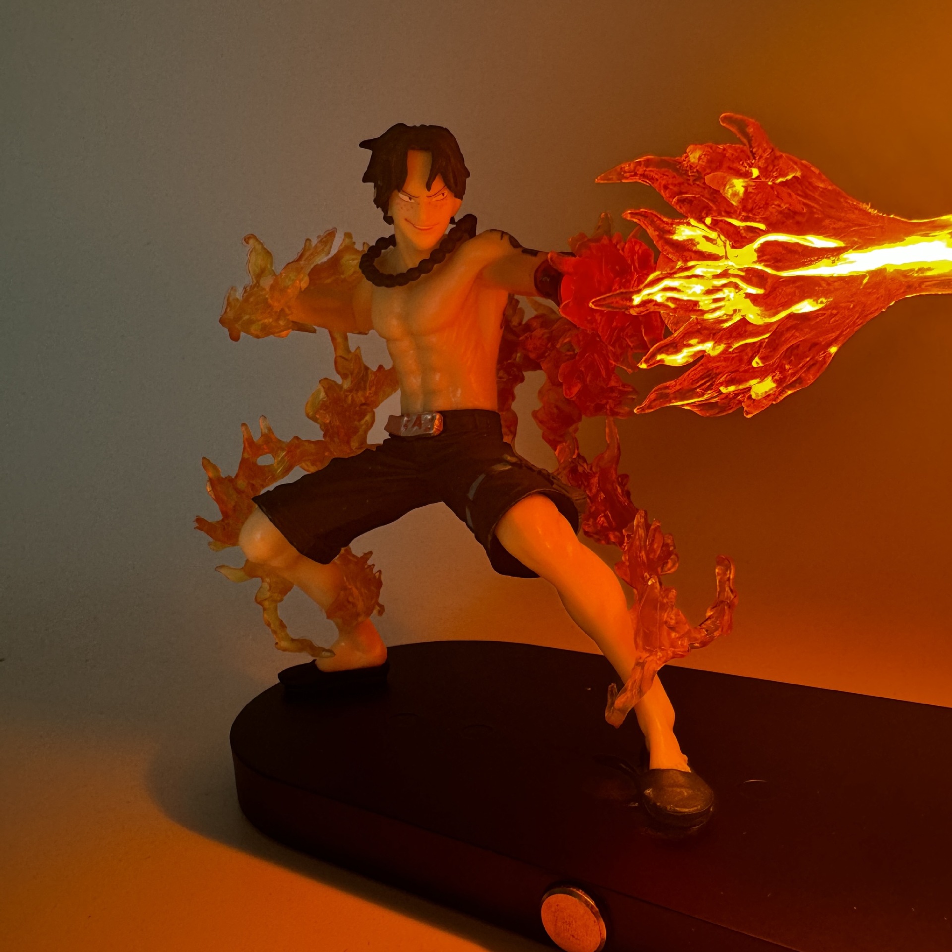 Fire Fist Ace Anime Night Ligh - Home Cinema Lighting incelemesi ve fiyatı